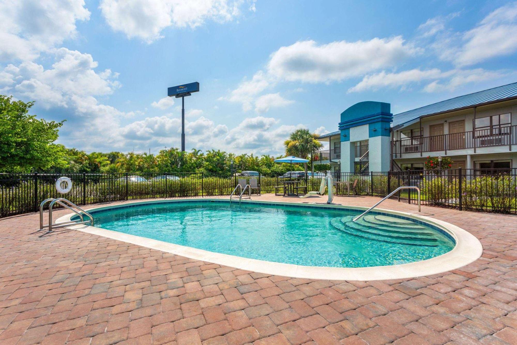 Baymont By Wyndham Punta Gorda/Port Charlotte Hotell Eksteriør bilde